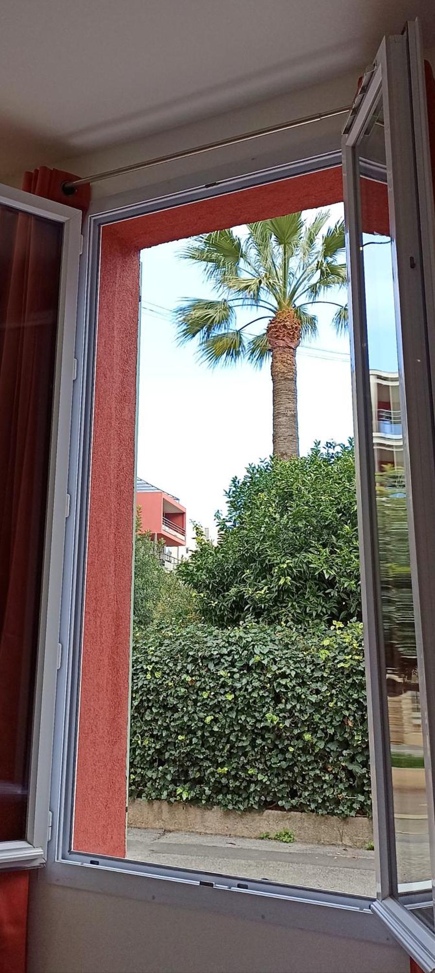 Roquebrune : Appartement 4 Personnes Proche De La Plage Room photo