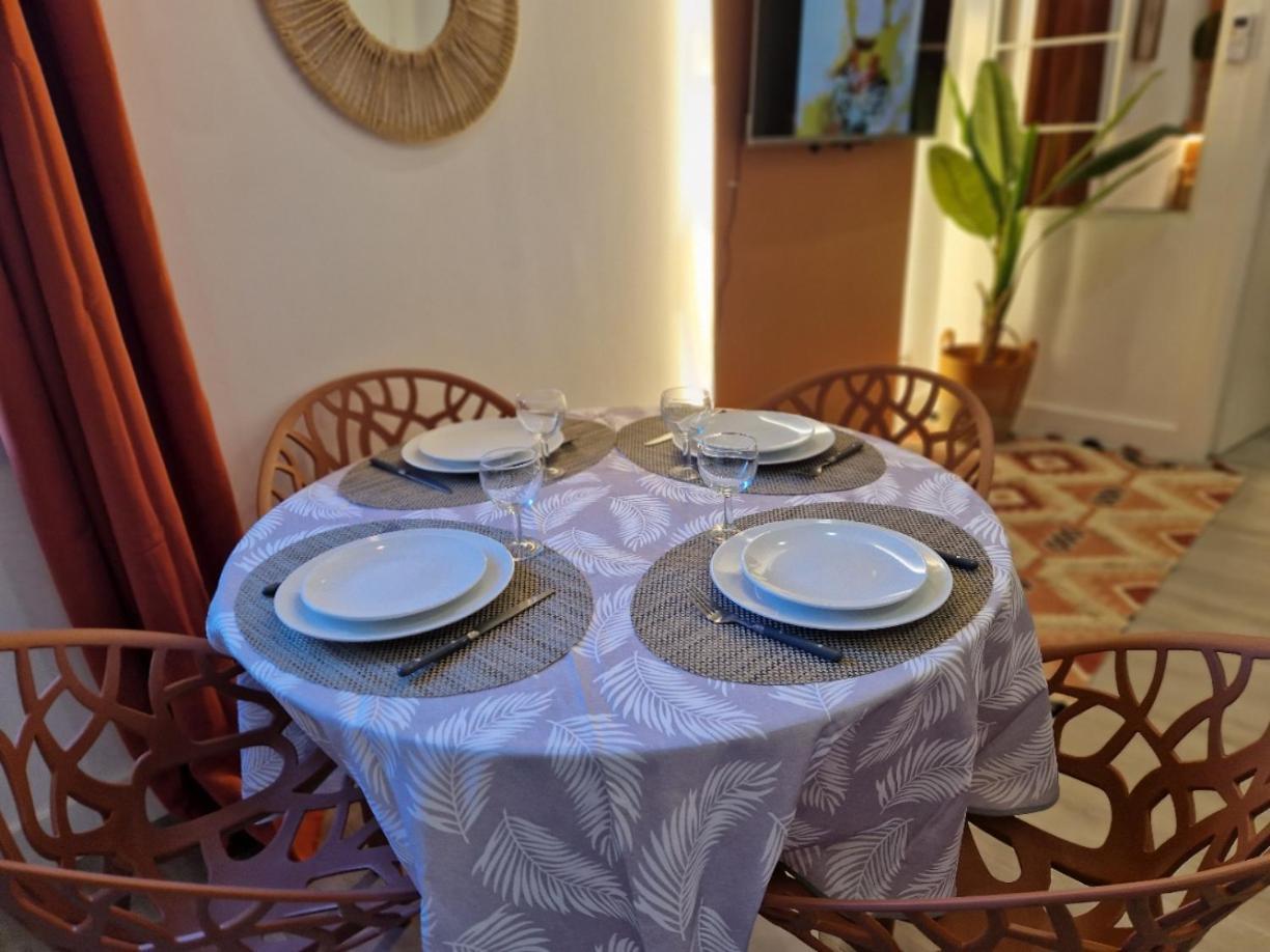 Roquebrune : Appartement 4 Personnes Proche De La Plage Exterior photo